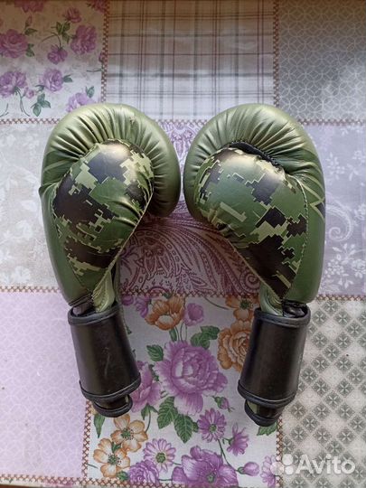 Боксерские перчатки 12 oz