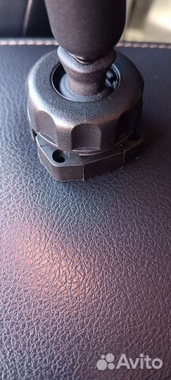 Кронштейн зеркала салона