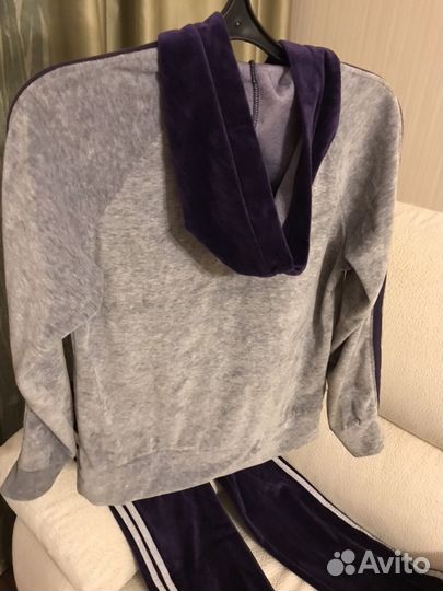 Костюм спортивный