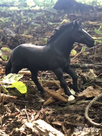 Фигурки лошадей schleich