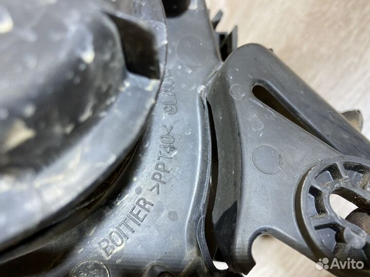 Фара передняя правая Renault Scenic 1 рест 142313