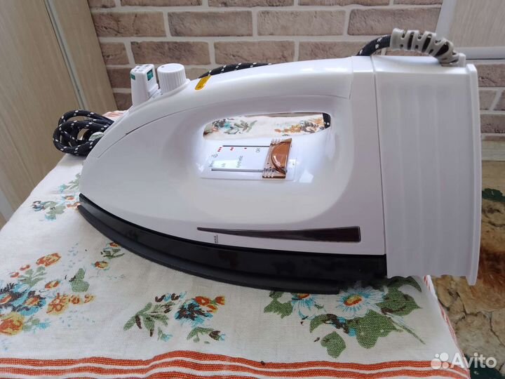 Утюг atlanta-450 новый