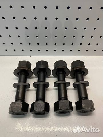 Шпилька колесная задняя с гайкой Higer, Yutong