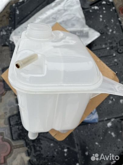 Бачок расширительный audi 80 audi 100 а4 A6 c4