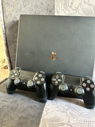 PS4 pro 2 джойстика + игры