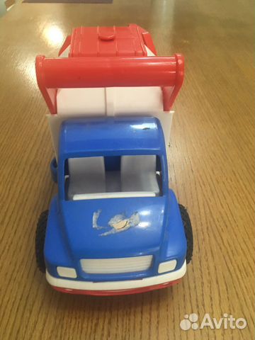 Грузовик (спасатель) поастик