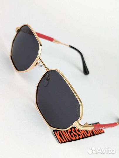 Солнцезащитные очки Prada