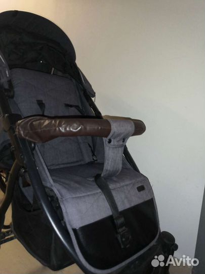 Прогулочная коляска bubago cross