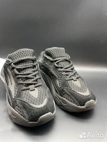 Кроссовки adidas yeezy boost 700 v2