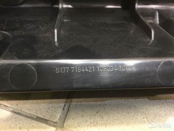 Кронштейн подножки левый левый Bmw X6 E71