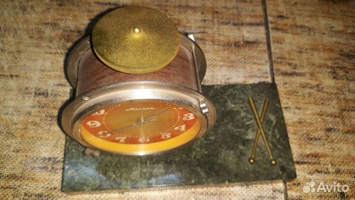 Настольные часы