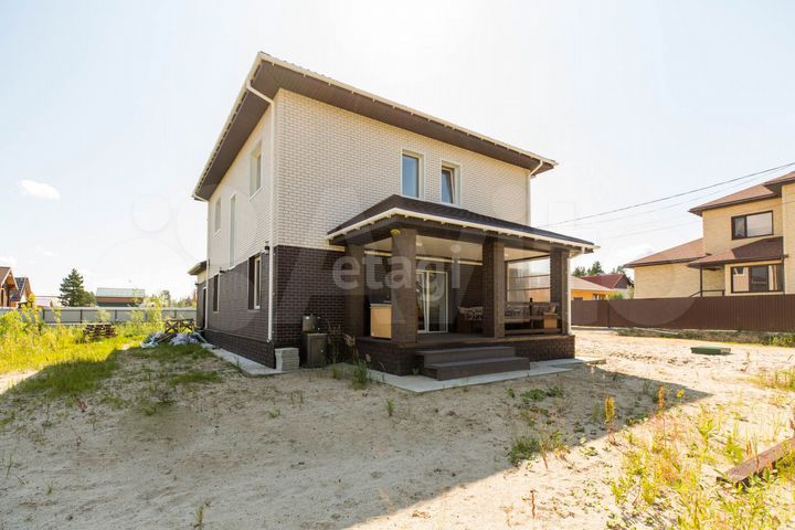 Дом 194 м² на участке 8,8 сот.