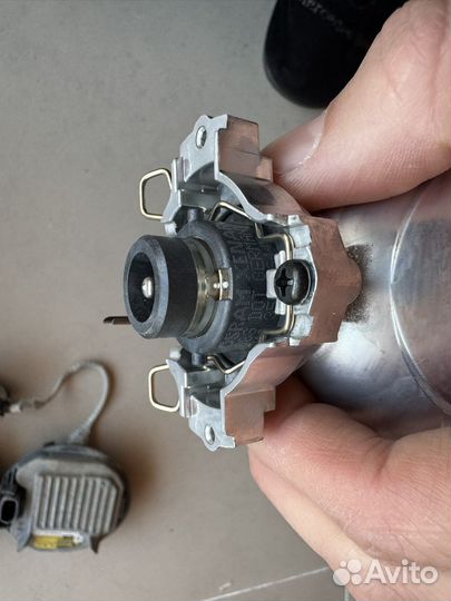 Блок ксенона на camry v50-55