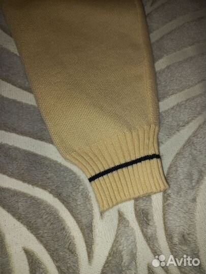 Свитер женский