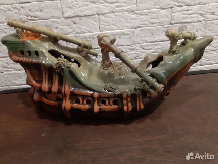 Декор в аквариум-Затонувший корабль