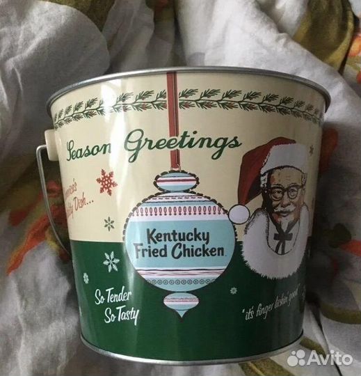Железное ведро KFC новогодное
