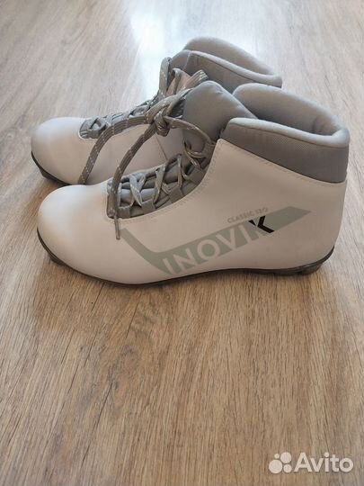 Лыжи с ботинками в чехле.Подростковые