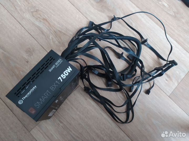 Блок питания thermaltake 750w