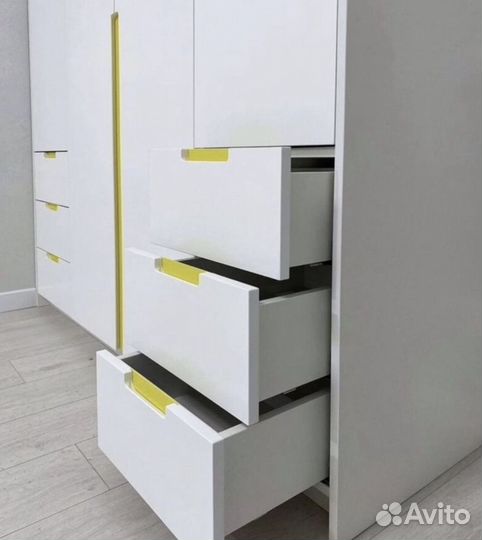 Шкаф распашной