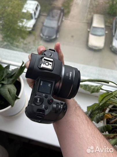 Фотоаппарат Canon EOS R