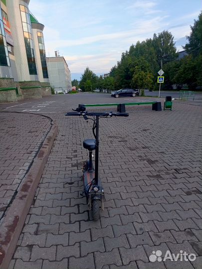 Продам самокат kugoo m4