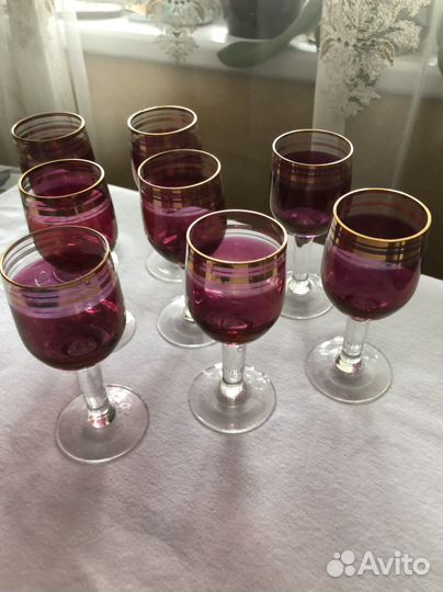 Рюмка из марганцевого стекла