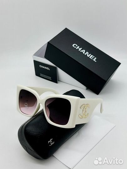 Солнцезащитные очки Chanel