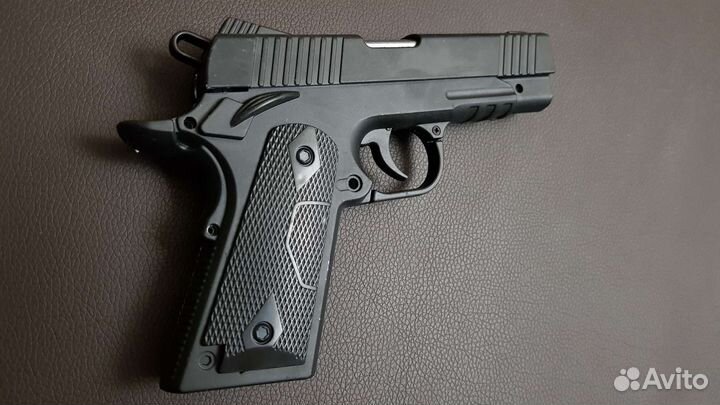 Пистолет-зажигалка на подставке/ turbo