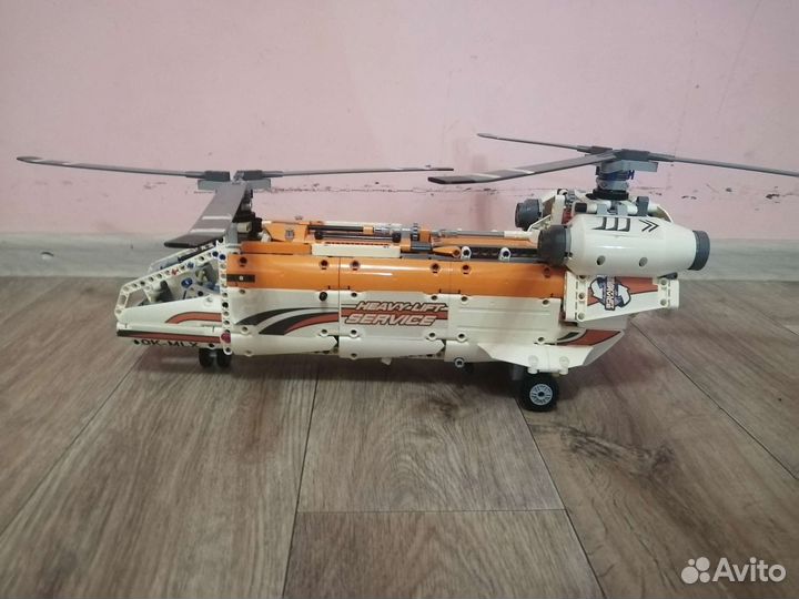 Вертолёт из лего