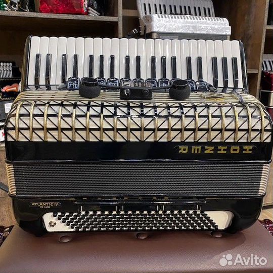 Hohner Atlantic C IV De Luxe аккордеон 4/4