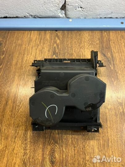 Подстаканник Nissan Tiida С11 хэтчбек 2005