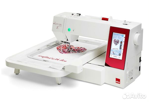 Вышивальная машина Elna eXpressive 830L