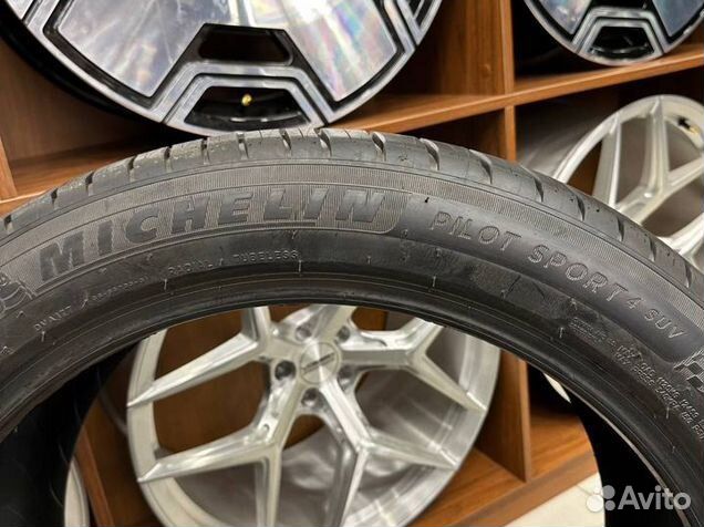 Michelin Pilot Sport 4 SUV 295/40 R22