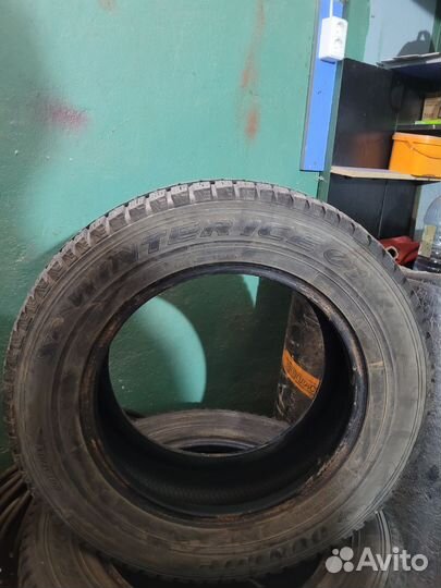 Dunlop SP Winter Ice 01 215/65 R16 102T
