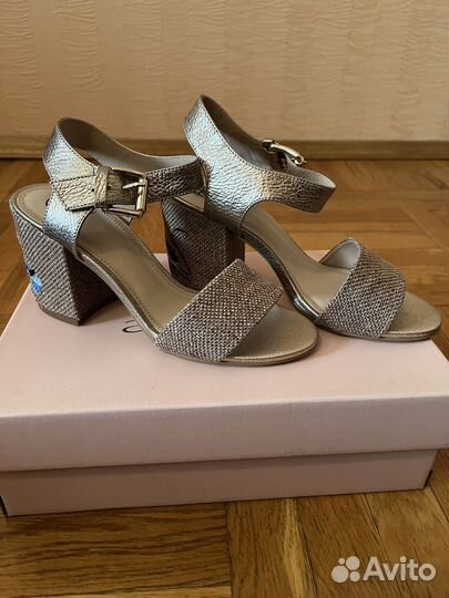 Босоножки Эконика