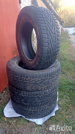 Pirelli Ice Zero 235/65 R17