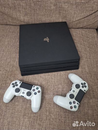 Sony playstation 4 pro 1tb с Играми