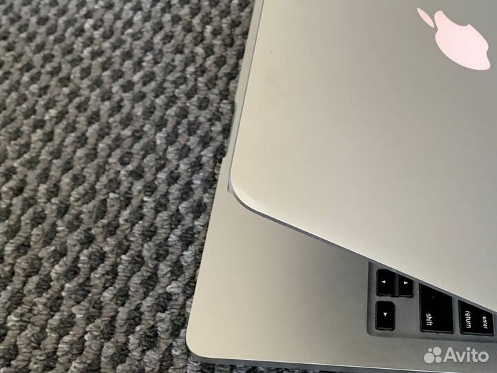 Macbook Pro 13 early 2015 8/512