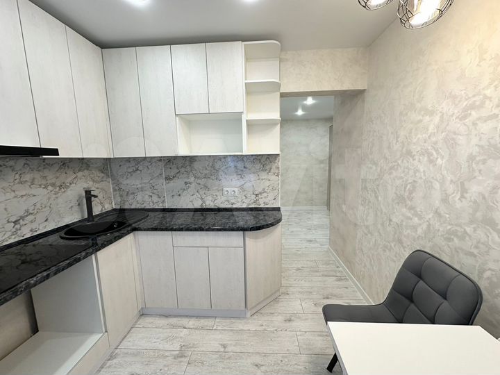 2-к. квартира, 54 м², 1/12 эт.