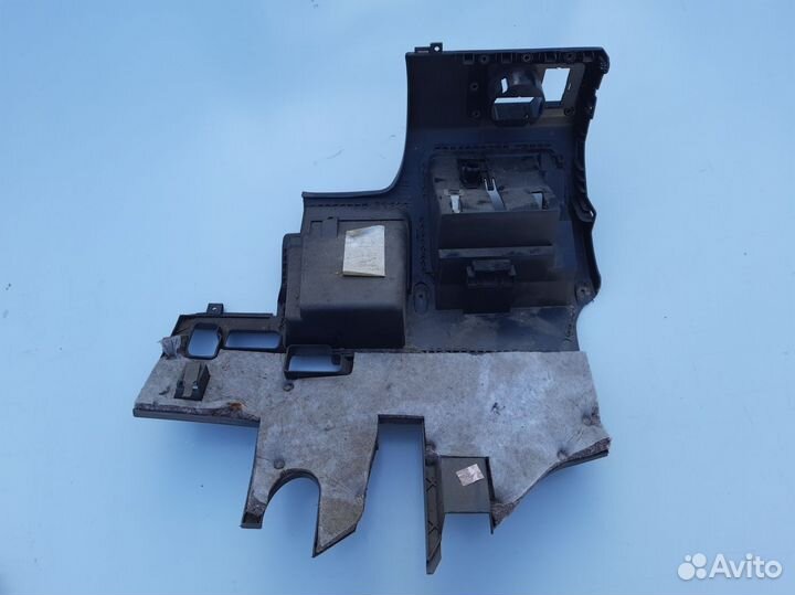 Панель торпеды нижняя левая Skoda Fabia