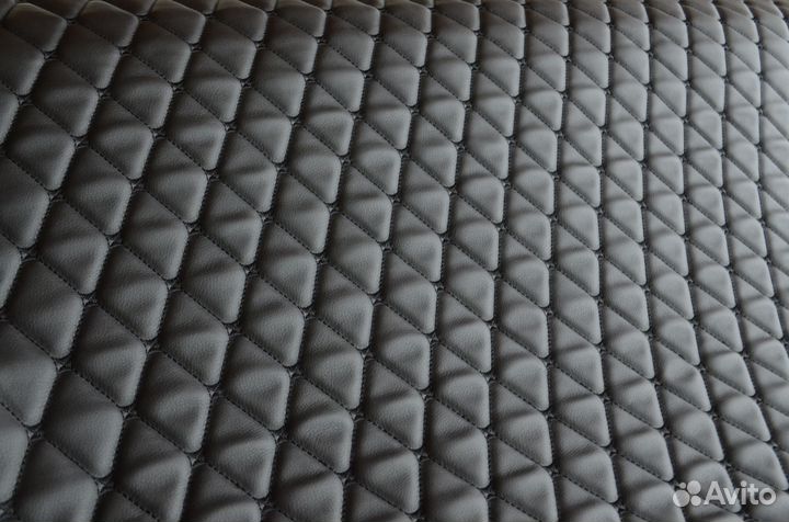 Экокожа стеганая черная нитка черная большой ромб