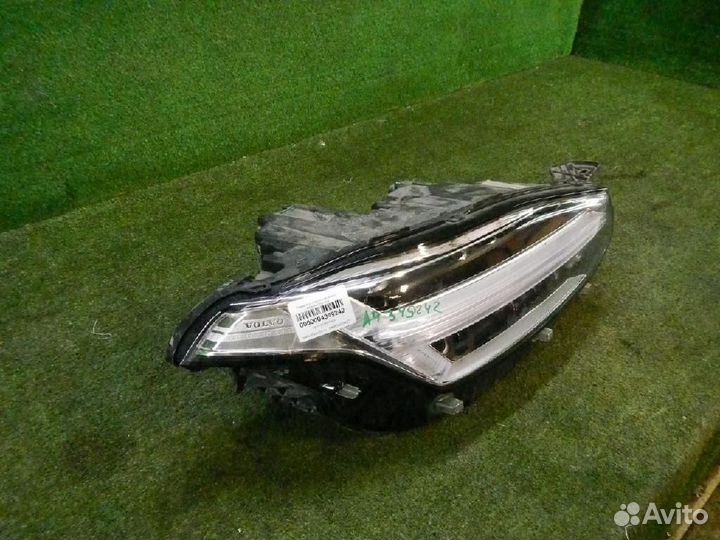 Фара правая Volvo XC90