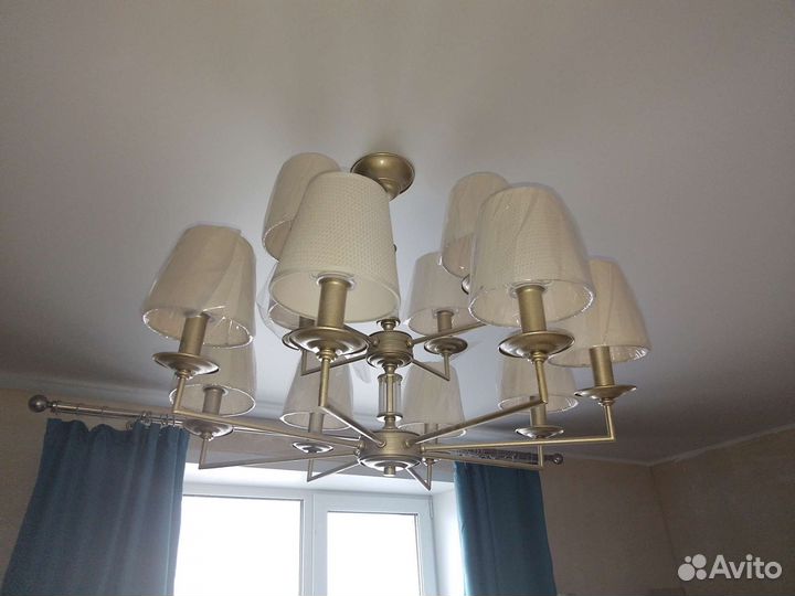 Люстра новая