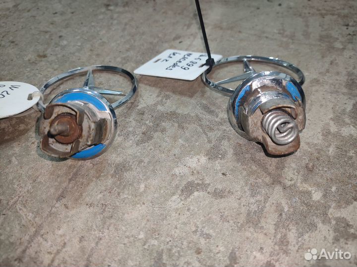 Значок Мерседес w210 на капот