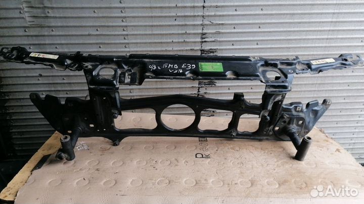 Панель радиатора передняя BMW E39 V2.8 1998г