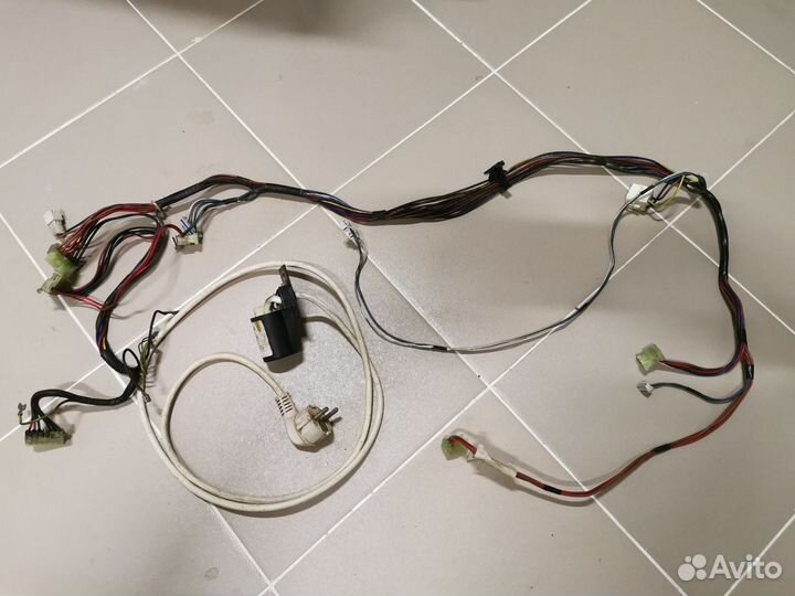 Запчасти стиральной машины Indesit wisl 62 разбор