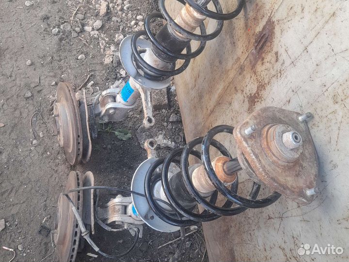 Передний стойки приора