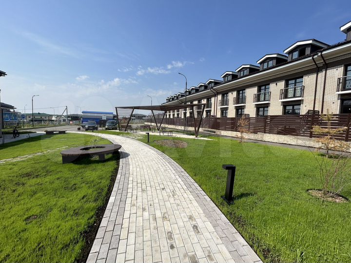 2-к. квартира, 76,2 м², 1/2 эт.