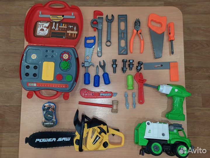Игрушки для мальчика. Набор детских инструментов