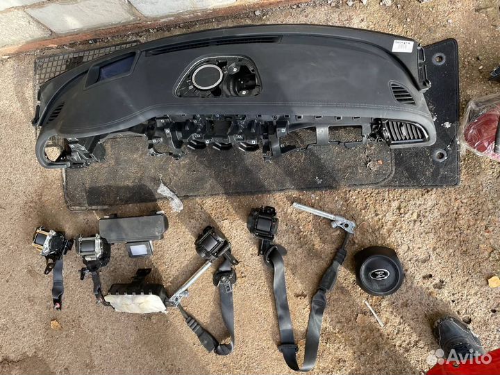 Торпедо с подушкой Киа Стингер